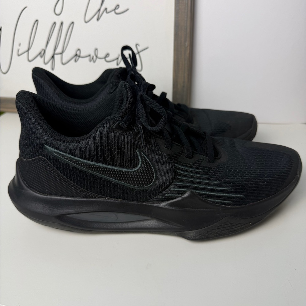 Nike Precision V men's basketball shoe